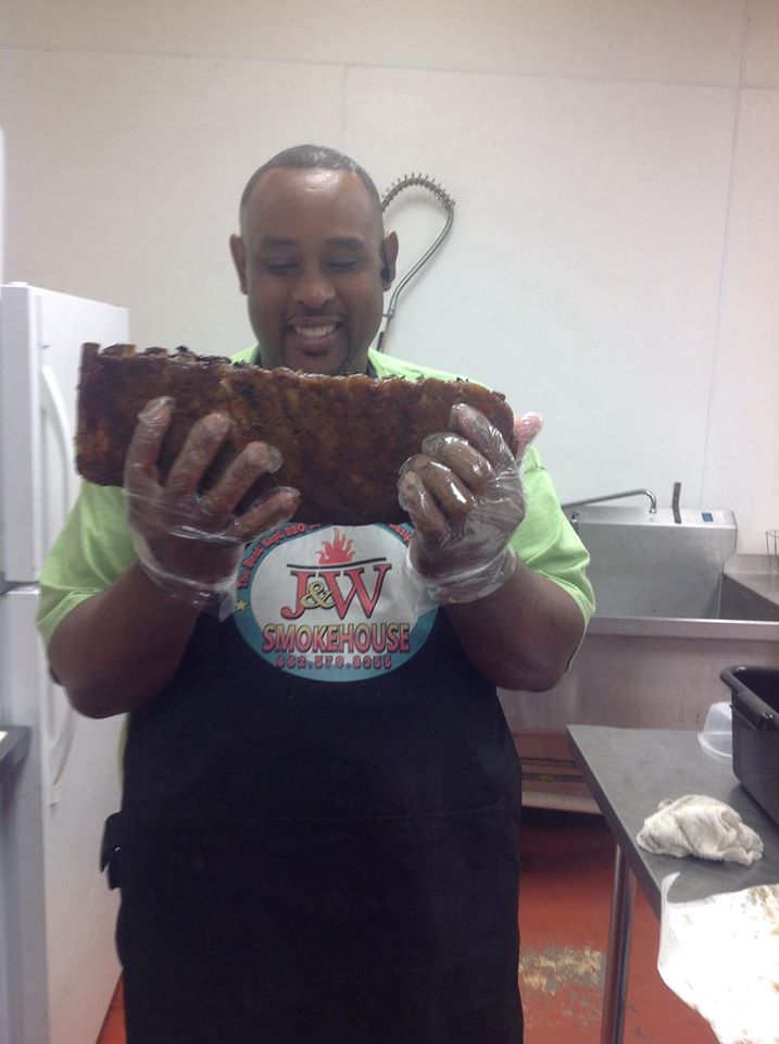 J & W Smokehouse | restaurant | 419 S Davis Ave, Cleveland, MS 38732, USA | 6625798355 OR +1 662-579-8355