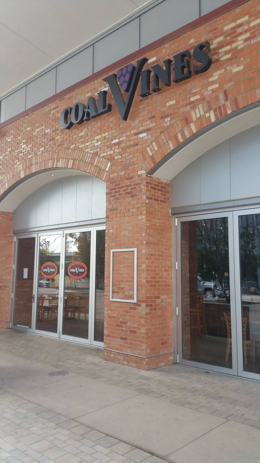 Coal Vines on Lamar | restaurant | 665 S Lamar St, Dallas, TX 75202, USA | 2147490900 OR +1 214-749-0900