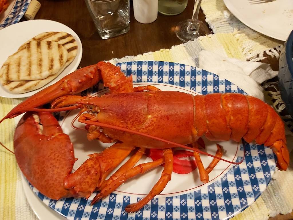 Hodgdons Seafood | restaurant | 1065 Tremont Rd, Seal Cove, ME 04674, USA | 2076692343 OR +1 207-669-2343