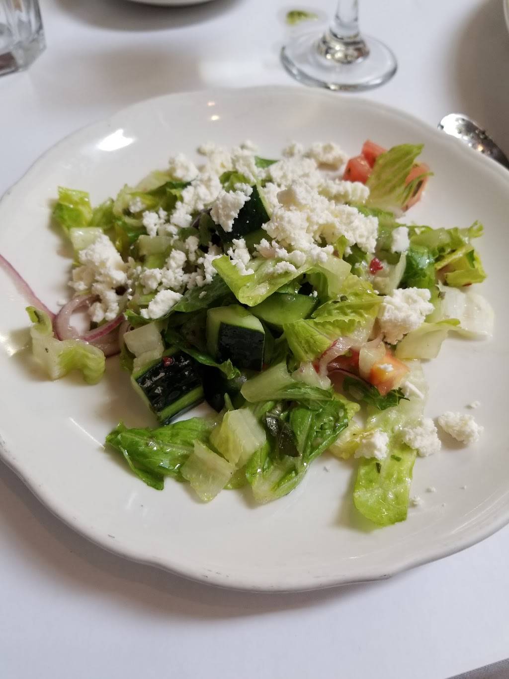 Luigis | restaurant | 265-21 Union Tpke, Queens, NY 11040, USA | 7183477136 OR +1 718-347-7136