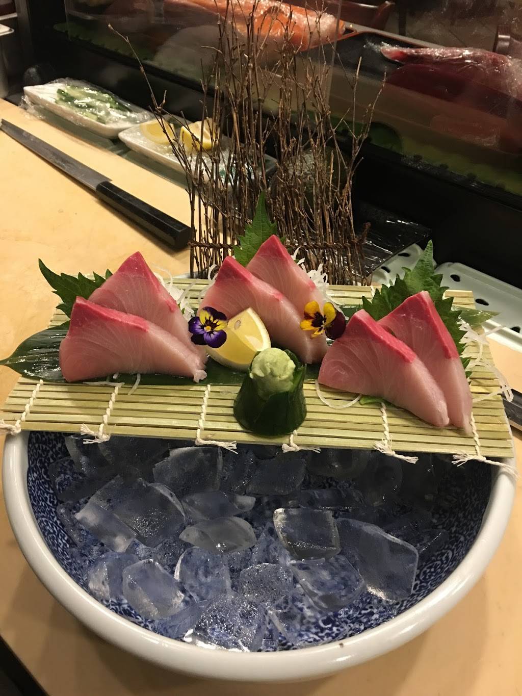 LA LA Sushi | restaurant | 12415 Ventura Blvd, Studio City, CA 91604, USA | 8187607280 OR +1 818-760-7280