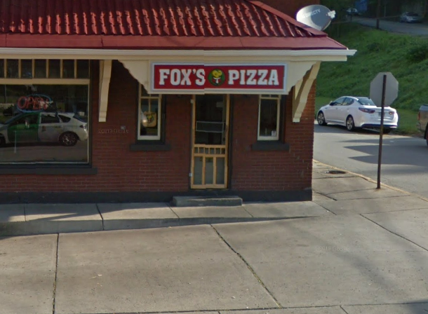 Foxs Pizza Den | restaurant | 710 Broadway Blvd, Pitcairn, PA 15140, USA | 4123726996 OR +1 412-372-6996