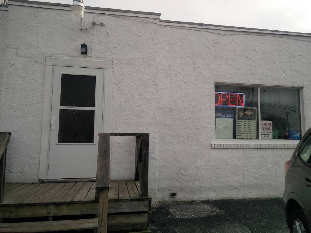 Seagraves Steak & Submarine | meal takeaway | 1 S Tilbury Rd, Salem, NJ 08079, USA | 8569352176 OR +1 856-935-2176