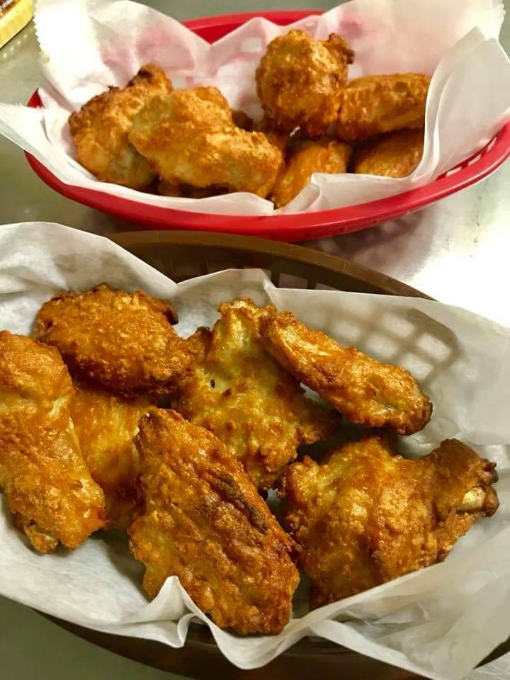 Velers Corner Store & Tavern | restaurant | 1202 N Stadium Rd, Oregon, OH 43616, USA | 4197242364 OR +1 419-724-2364