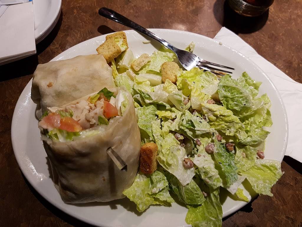 Slapshot Bar & Grill | restaurant | 151 Cannifton Rd, Belleville, ON K8N 4V4, Canada | 6139673813 OR +1 613-967-3813