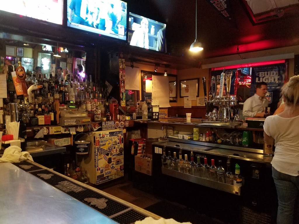 River House Tavern | restaurant | 61 State St, North Haven, CT 06473, USA | 2032342953 OR +1 203-234-2953