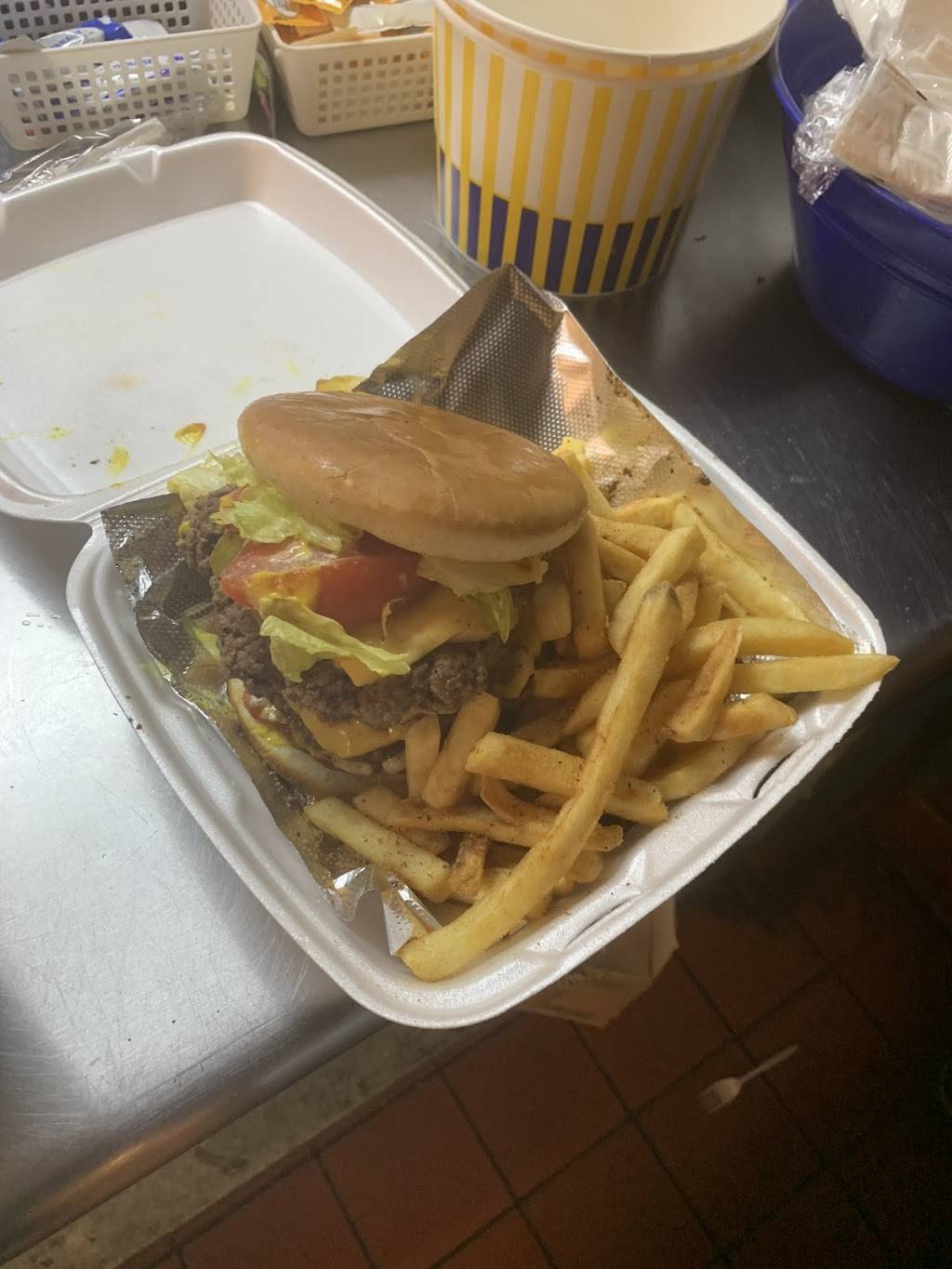 JB Grill | restaurant | 6624 Harvard Ave, Cleveland, OH 44105, USA | 2164413663 OR +1 216-441-3663