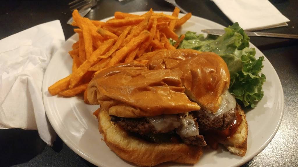 Bucks Pit Stop | restaurant | 6501 Kane Ave, Hodgkins, IL 60525, USA | 7085880095 OR +1 708-588-0095