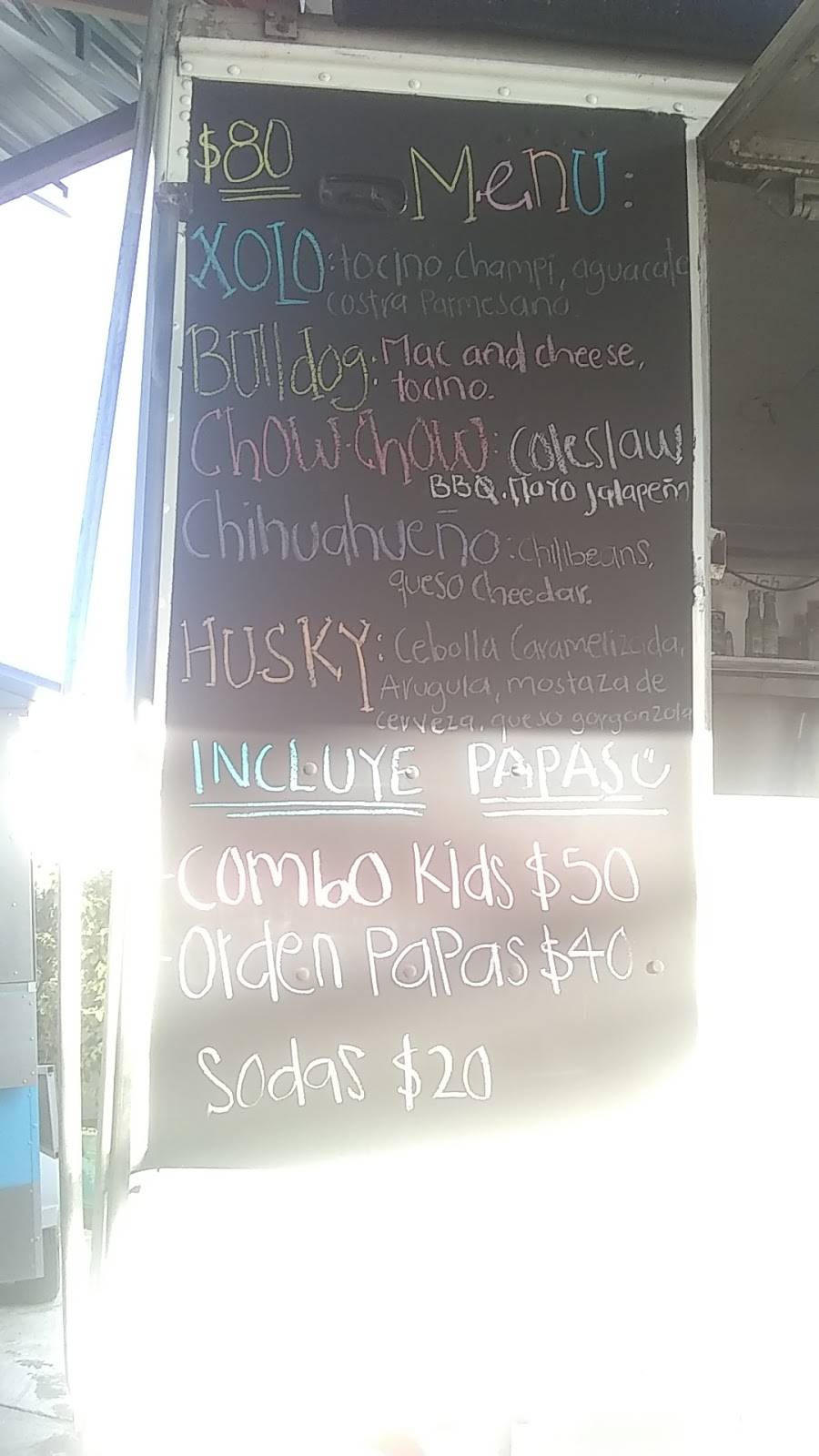 Amores Perros | restaurant | Río Tijuana 3a. Etapa, Rio Tijuana 3ra Etapa, 22226 Tijuana, B.C., Mexico | 016644228483 OR +52 664 422 8483