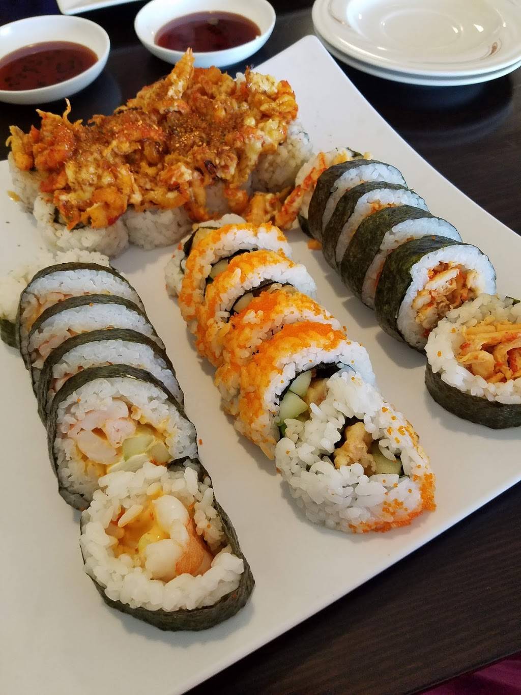 Shawns Sushi | restaurant | 5612 Northwest Expy, Warr Acres, OK 73132, USA | 4057922211 OR +1 405-792-2211