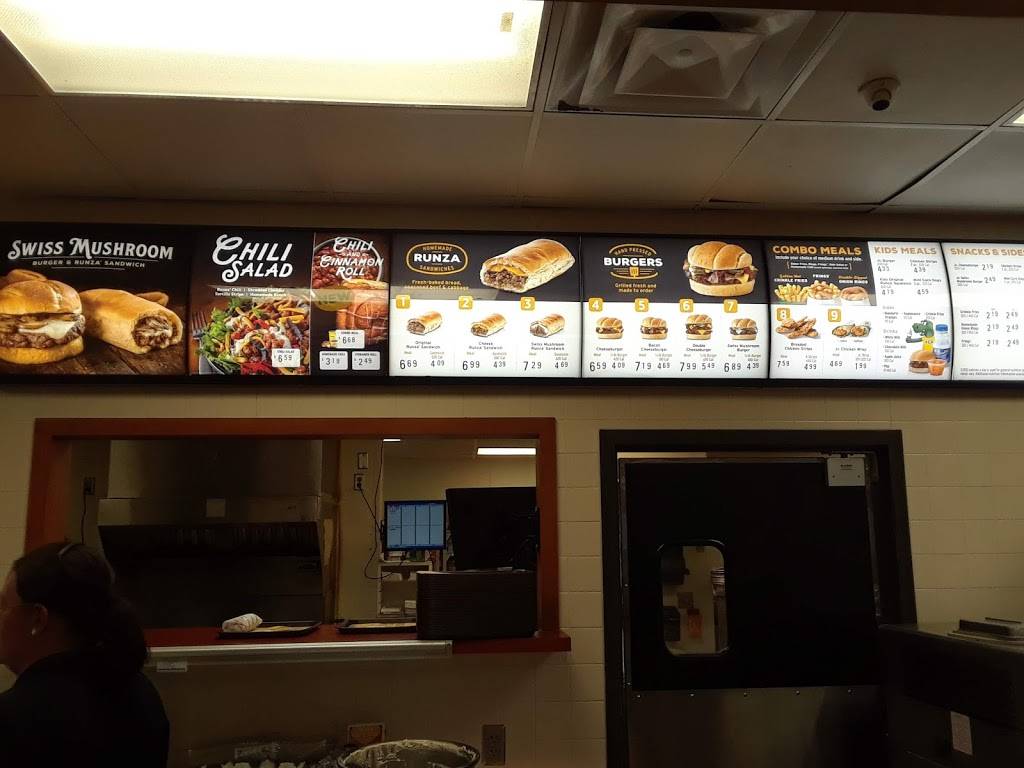 Runza Restaurant | restaurant | 610 W O St, Lincoln, NE 68528, USA | 4024761189 OR +1 402-476-1189