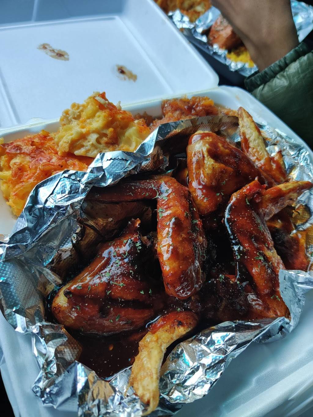 Tay’s Soul Food | restaurant | 901 Bridge St, Philadelphia, PA 19124, USA | 2154377514 OR +1 215-437-7514