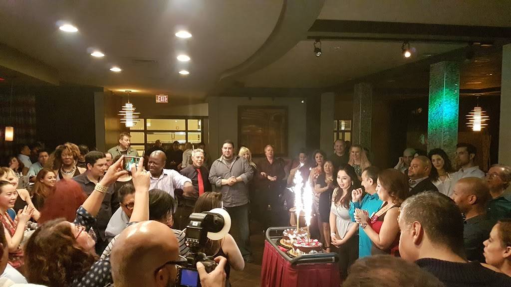 Entre Bar and Grill | restaurant | 1725 E Algonquin Rd, Schaumburg, IL 60173, USA | 8472210622 OR +1 847-221-0622