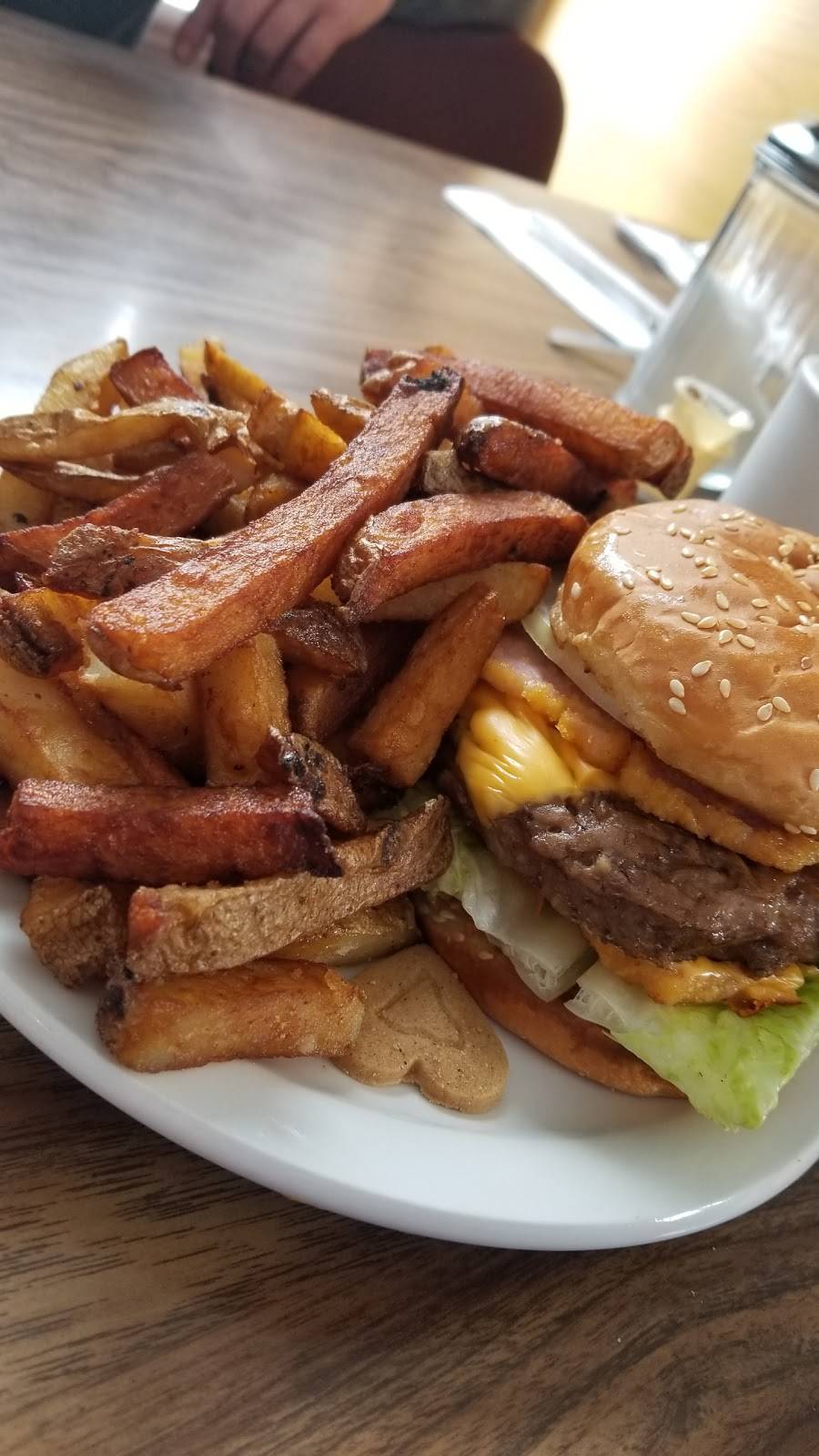 RoRos a la carte | restaurant | 133 King St, Hensall, ON N0M 1X0, Canada | 2262620953 OR +1 226-262-0953