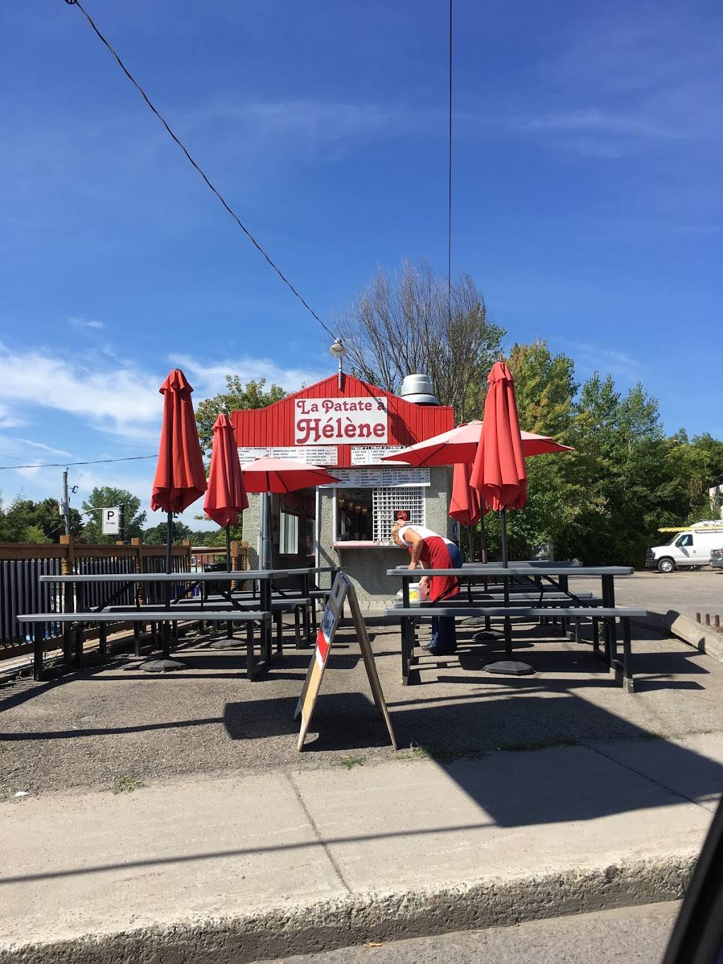 La Patate Á Hélène | restaurant | Saint-Jérôme, QC J7Z 5N1, Canada | 4505654221 OR +1 450-565-4221