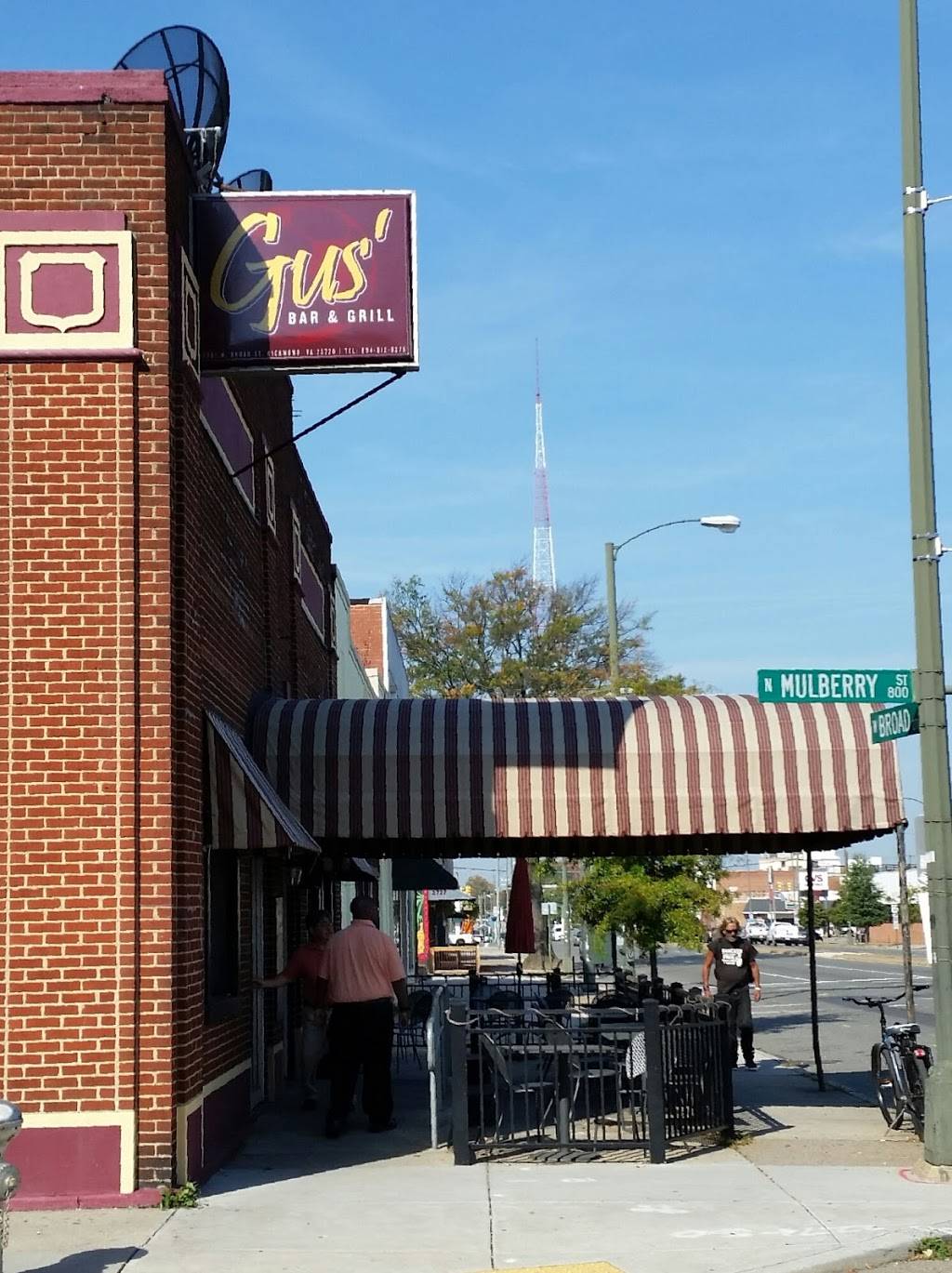 Gus Bar & Grill | restaurant | 2701 W Broad St, Richmond, VA 23220, USA | 8046129275 OR +1 804-612-9275