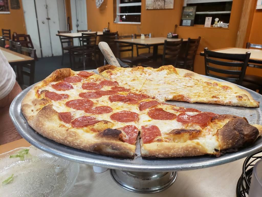 Tower of Pizza | restaurant | 81645 Overseas Hwy, Islamorada, FL 33036, USA | 3056648216 OR +1 305-664-8216