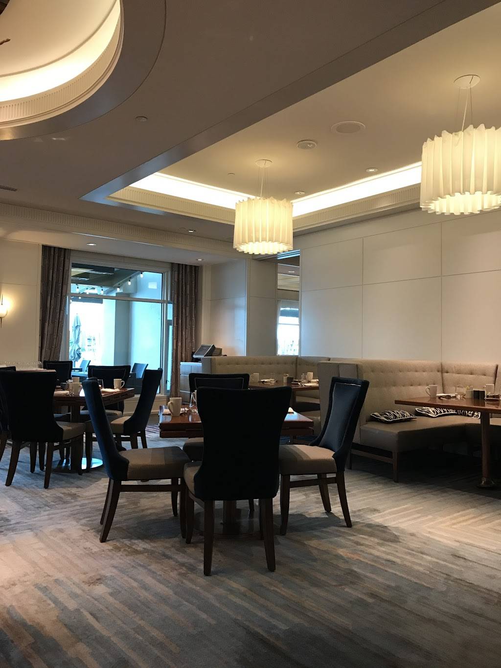 Cast & Plow | restaurant | 4375 Admiralty Way, Marina Del Rey, CA 90292, USA | 3105744333 OR +1 310-574-4333