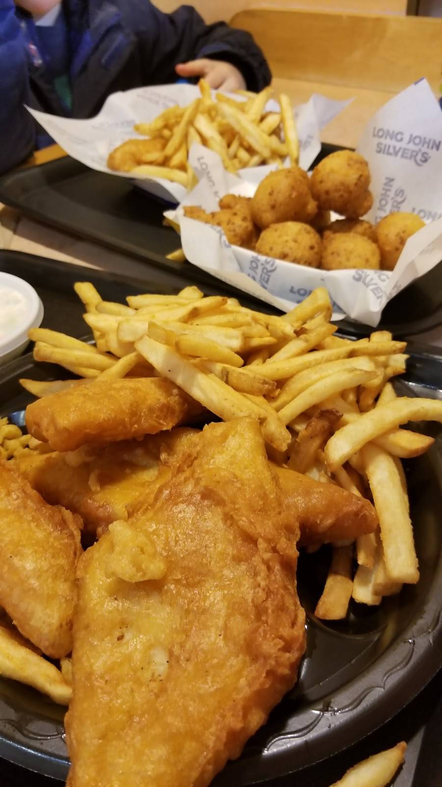 Long John Silvers | restaurant | 6622 W Fullerton Ave, Chicago, IL 60707, USA | 7732374661 OR +1 773-237-4661