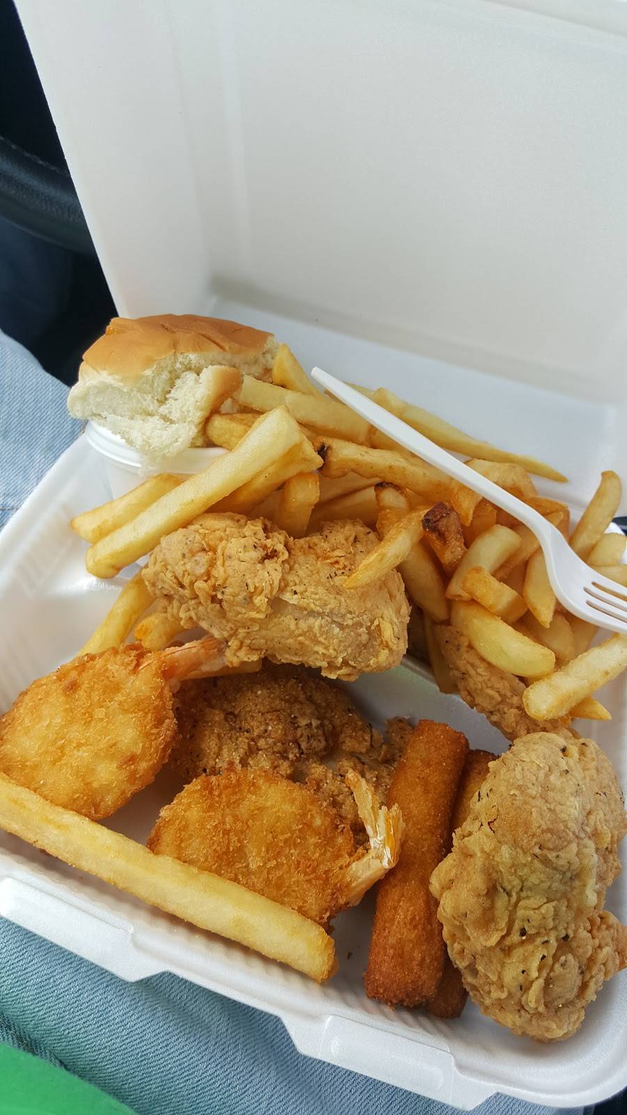 Terrys Seafood And Chicken | restaurant | 1805 Airport Blvd, Austin, TX 78702, USA | 5124773237 OR +1 512-477-3237