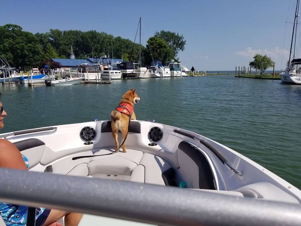 Ford Yacht Club | restaurant | Ford Yacht Club, 29500 Southpointe Rd, Grosse Ile Township, MI 48138, USA | 7346768422 OR +1 734-676-8422