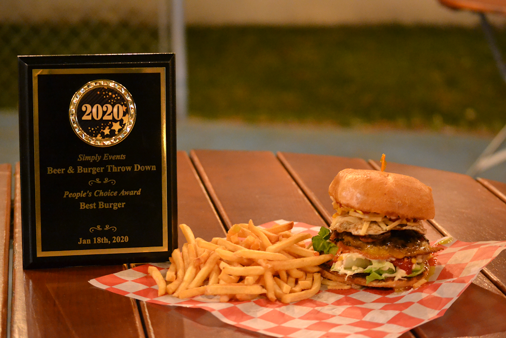 Burger Cinco | restaurant | 4427 Bee Ridge Rd, Sarasota, FL 34233, USA | 8139925616 OR +1 813-992-5616