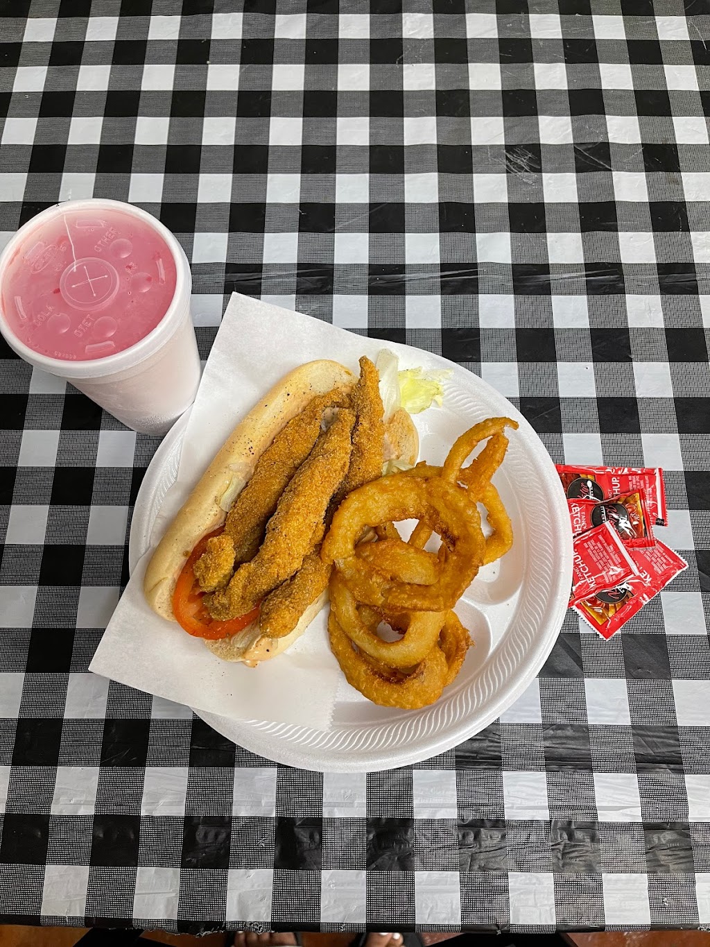 Down South BBQ & Burgers | restaurant | 690 Yandell Rd Suite A, Canton, MS 39046, USA | 6017075824 OR +1 601-707-5824