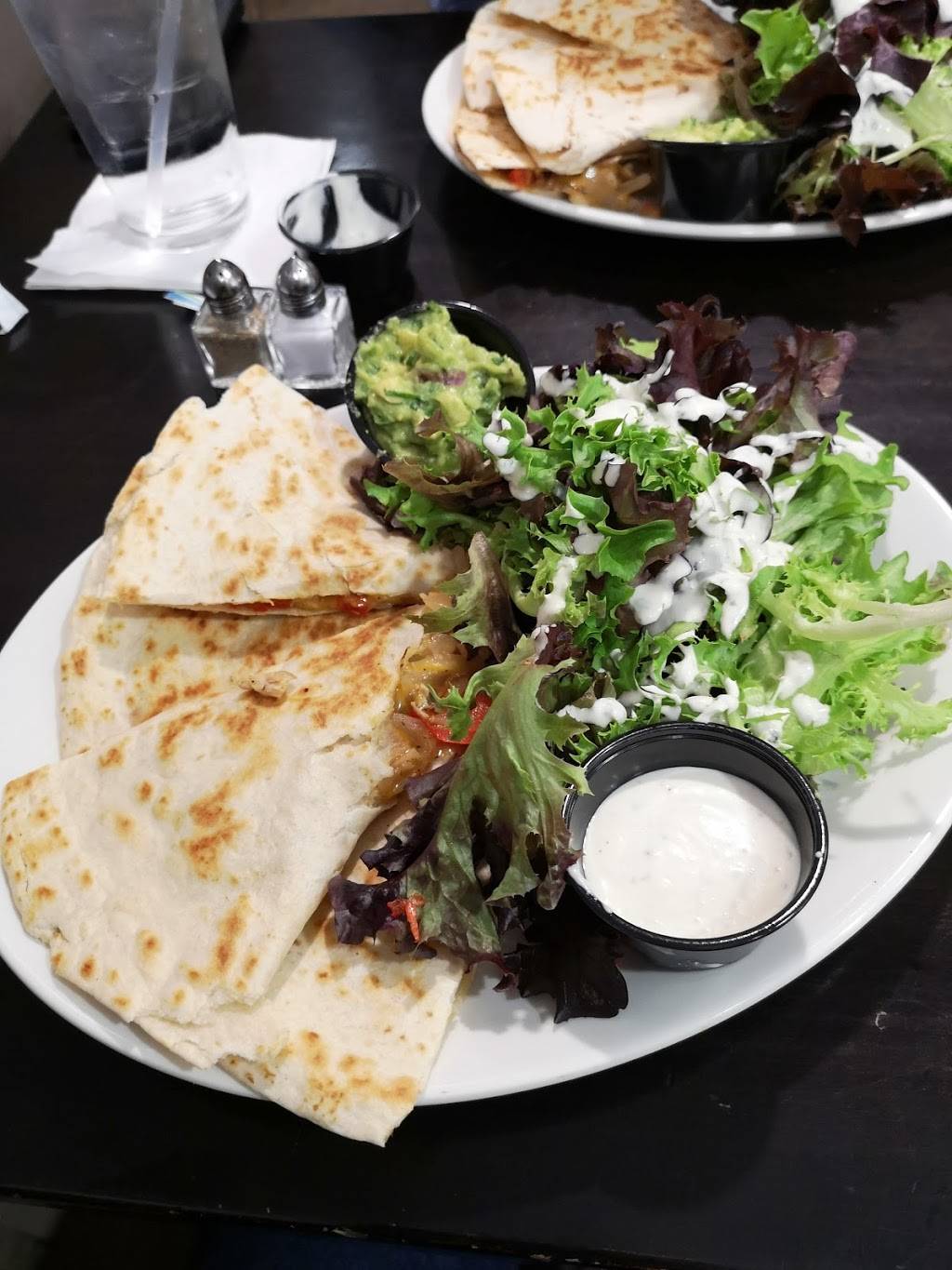 Chef Geoffs | restaurant | Dulles International Airport, Sterling, VA 20166, USA | 7035725576 OR +1 703-572-5576