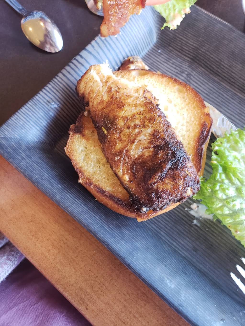 Three Rivers Lodge | restaurant | 111 Front St S, La Crosse, WI 54601, USA | 6087935018 OR +1 608-793-5018