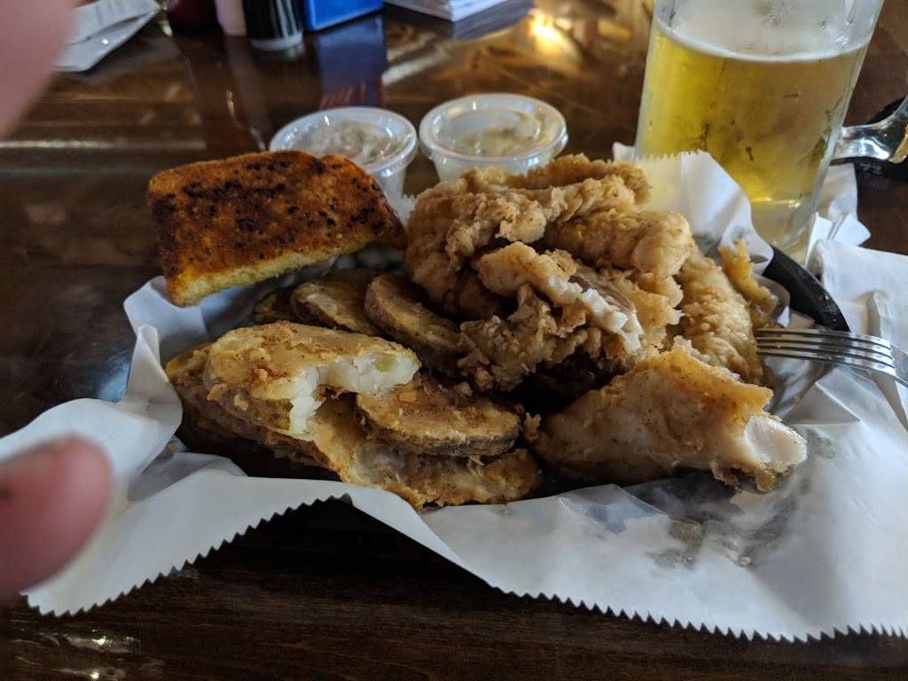 Curlys Inc | restaurant | 108 E State St, Colon, MI 49040, USA | 2694329087 OR +1 269-432-9087