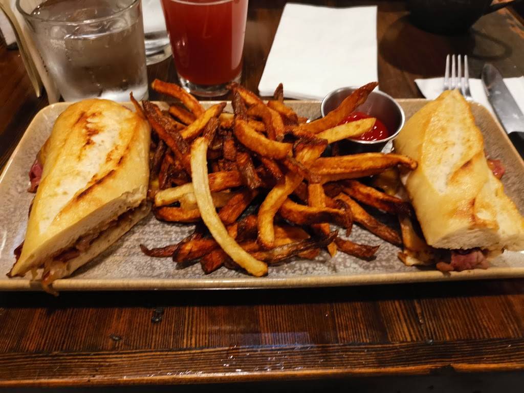 Cannon Beach Smokehouse | restaurant | 131 W 2nd St, Cannon Beach, OR 97110, USA | 5034364035 OR +1 503-436-4035