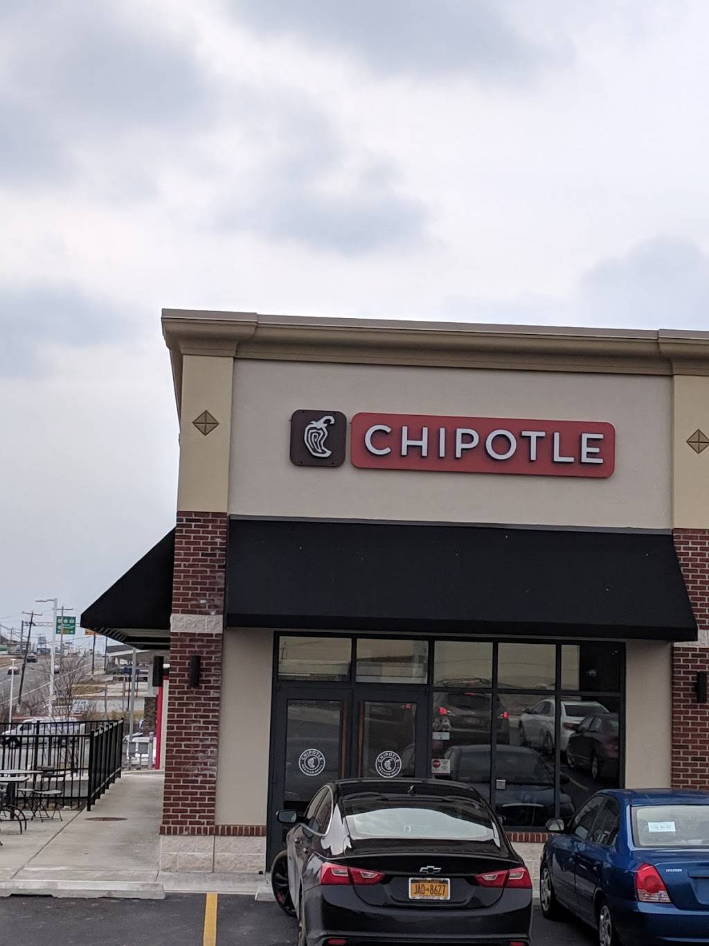 Chipotle Mexican Grill | restaurant | 115A S Dupont Hwy, New Castle, DE 19720, USA | 3023261505 OR +1 302-326-1505