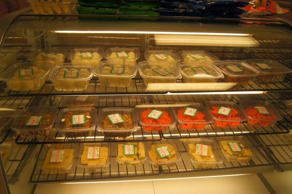 Halal Food Market | restaurant | 398 Windsor Ave, Windsor, CT 06095, USA | 8605600722 OR +1 860-560-0722