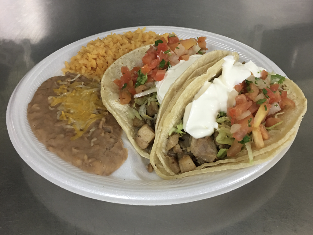 Los Betos Mexican Food | restaurant | 2910 E Speedway Blvd, Tucson, AZ 85716, USA | 5207950000 OR +1 520-795-0000
