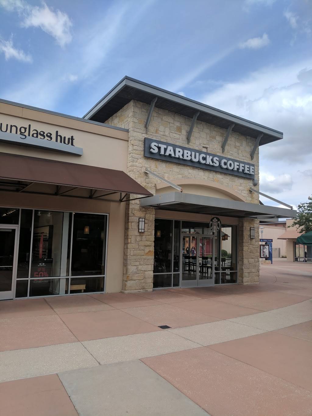 Starbucks | cafe | 110 N Interstate Hwy 35, Round Rock, TX 78681, USA | 5128284212 OR +1 512-828-4212