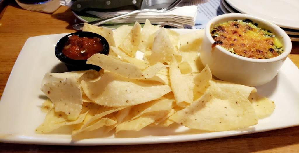 Applebees Grill + Bar | restaurant | 52 Brick Plaza, Brick, NJ 08723, USA | 7322629876 OR +1 732-262-9876