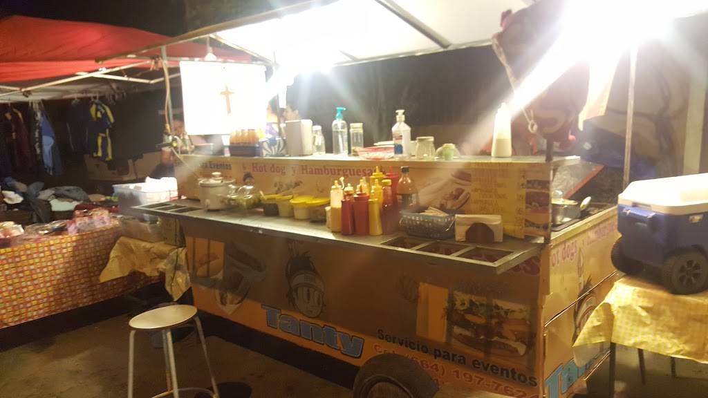 Hot Dogs & Hamburguesas #tanty | restaurant | Paseo del Bosque 25227_1, Del Bosque, Villa Residencial del Bosque, 22204 Tijuana, B.C., Mexico | 016644991115 OR +52 664 499 1115