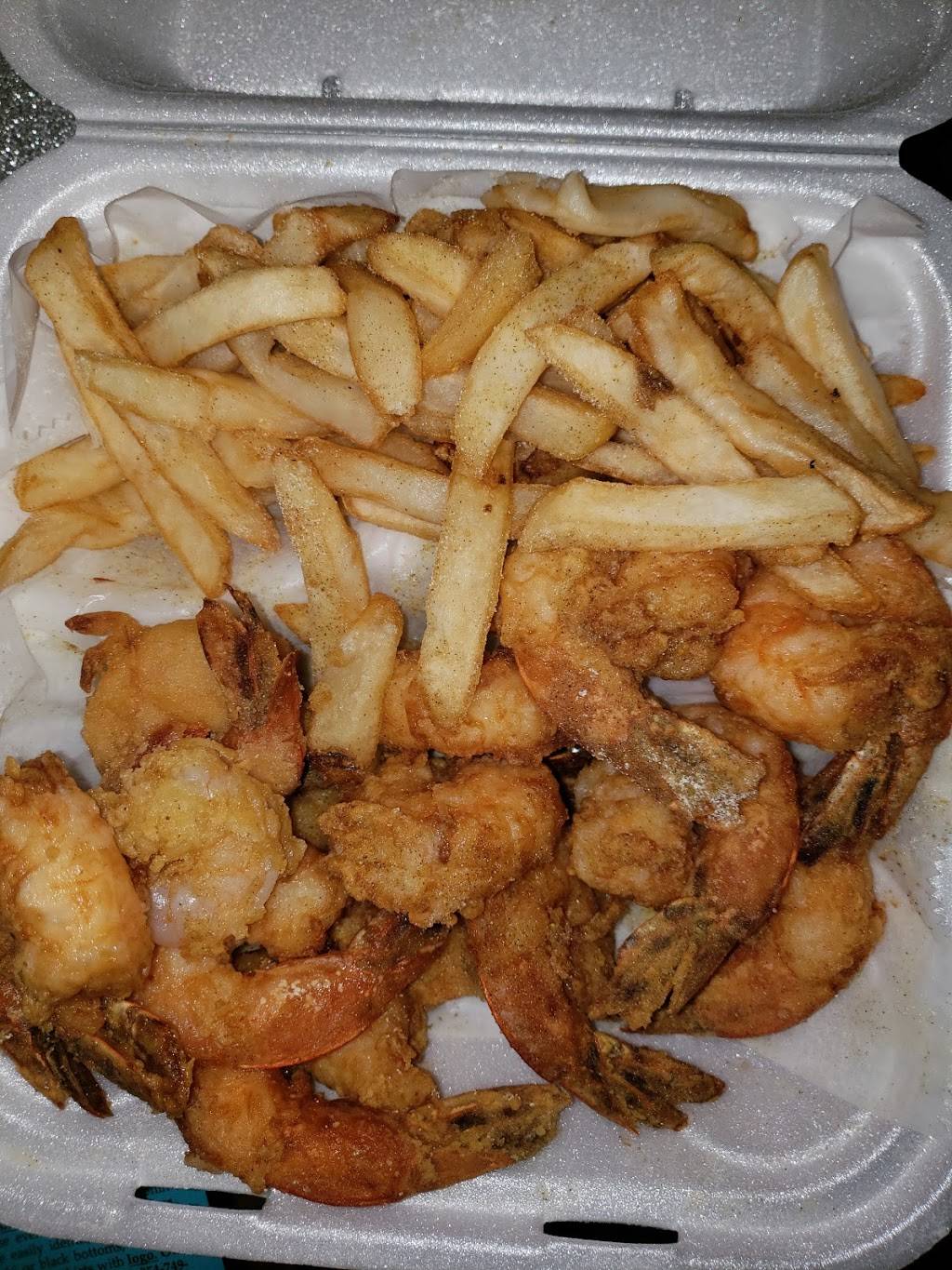 Snappers Fish & Chicken | restaurant | 18312 NW 7th Ave, Miami, FL 33169, USA | 3057702123 OR +1 305-770-2123