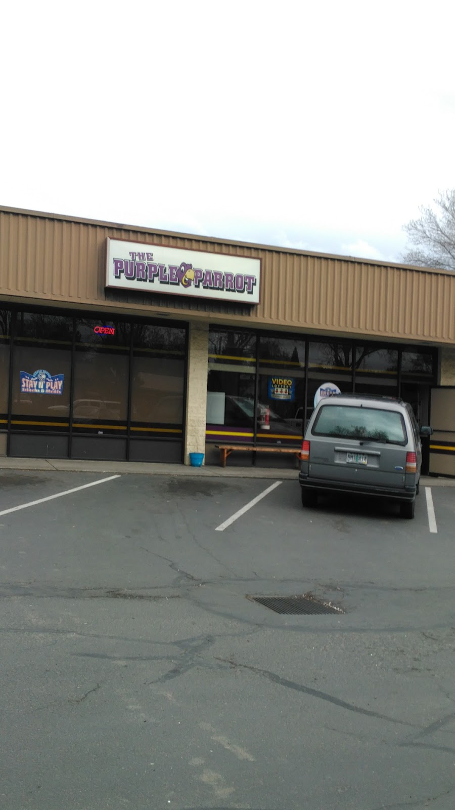 Purple Parrot | restaurant | 841 W Stewart Ave #1, Medford, OR 97501, USA | 5412452971 OR +1 541-245-2971