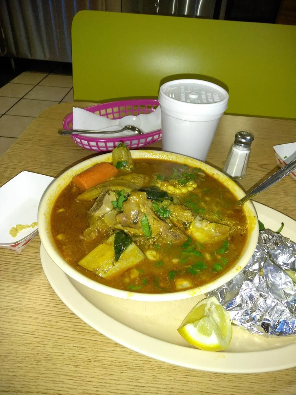 Un Rincon Centro Americano | restaurant | 13576 Harbor Blvd B3, Garden Grove, CA 92843, USA | 7145373828 OR +1 714-537-3828
