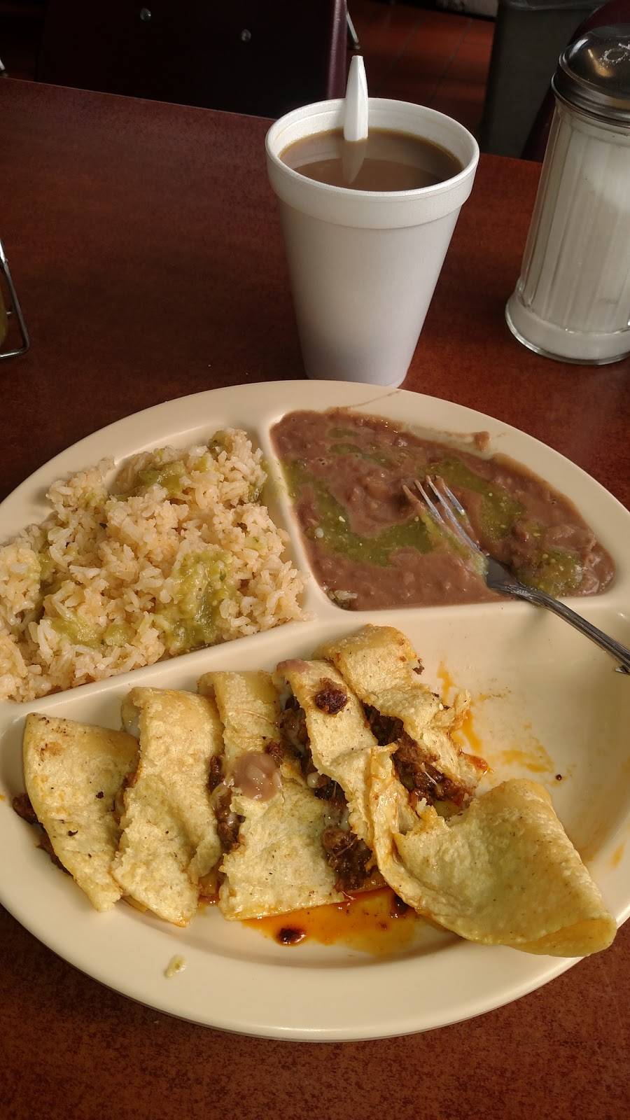 El Huarachito Casero | restaurant | 13701 Van Nuys Blvd, Pacoima, CA 91331, USA | 8188994363 OR +1 818-899-4363