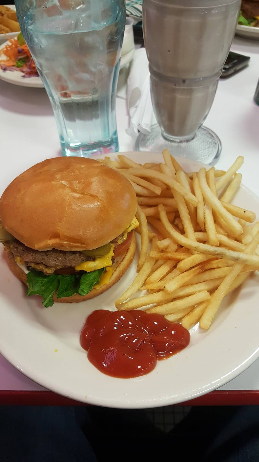 Steak n Shake | restaurant | 889 N Bridge St, Chillicothe, OH 45601, USA | 7402171194 OR +1 740-217-1194