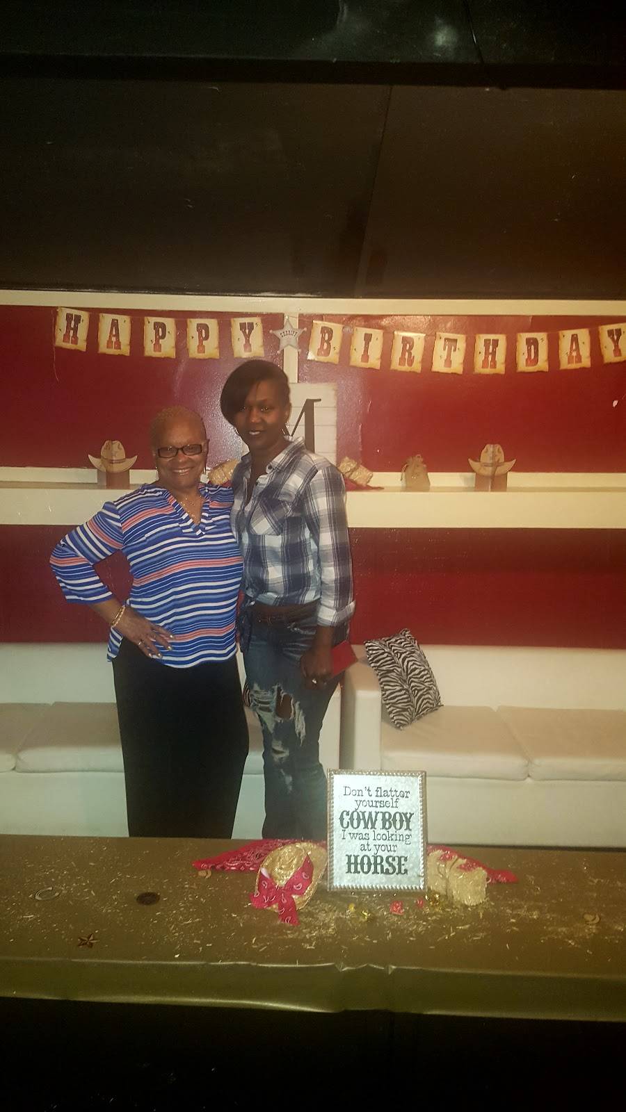 BOOM BOOM lounge | restaurant | 4222 W Camp Wisdom Rd, Dallas, TX 75237, USA | 2147214210 OR +1 214-721-4210