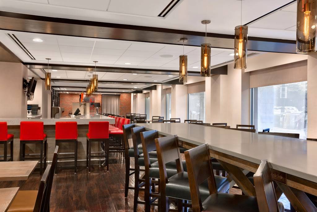 Deans List Restaurant | restaurant | 5 Blossom St, Boston, MA 02114, USA | 6172392393 OR +1 617-239-2393