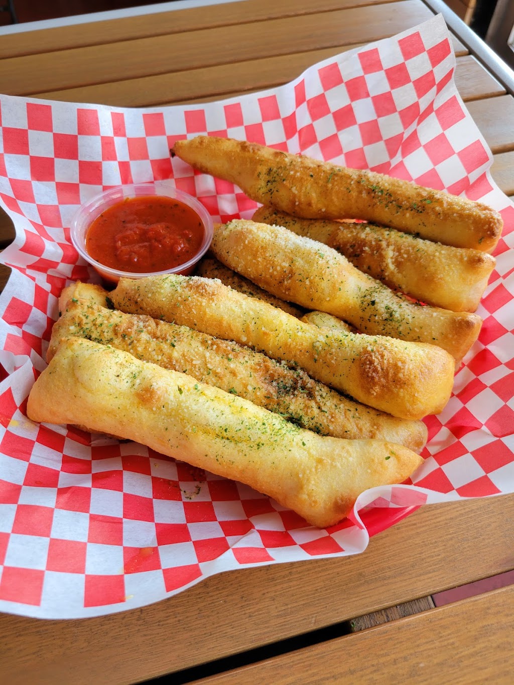 Redwood Pizza and Wings | restaurant | 4550 N Lark Ellen Ave, Covina, CA 91722, USA | 6267272065 OR +1 626-727-2065