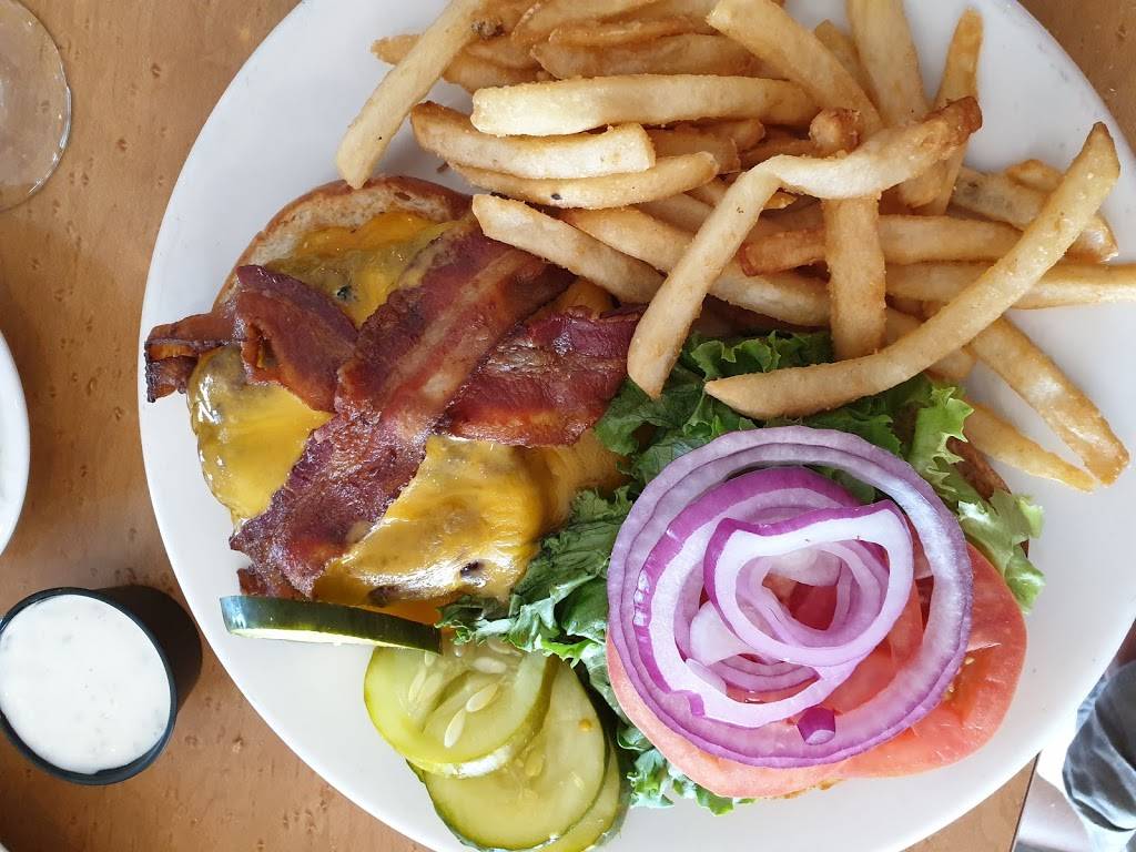 Pilot House Restaurant and Lounge | restaurant | 14 Gallo Rd, Sandwich, MA 02563, USA | 5088888889 OR +1 508-888-8889