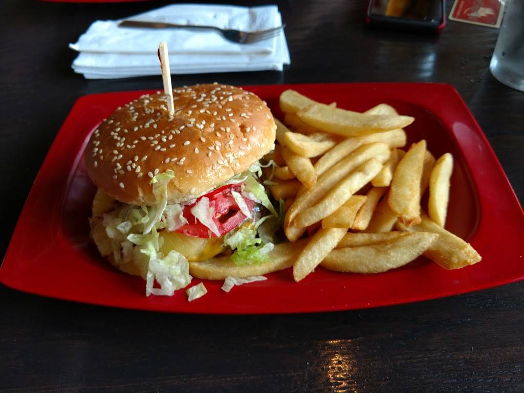 Red Robin Gourmet Burgers and Brews | restaurant | 3977 Morse Crossing, Columbus, OH 43219, USA | 6144755200 OR +1 614-475-5200