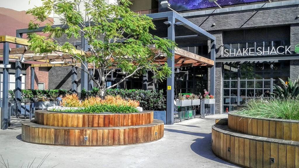 Shake Shack | restaurant | 6201 Hollywood Blvd, Los Angeles, CA 90028, USA | 3235937763 OR +1 323-593-7763