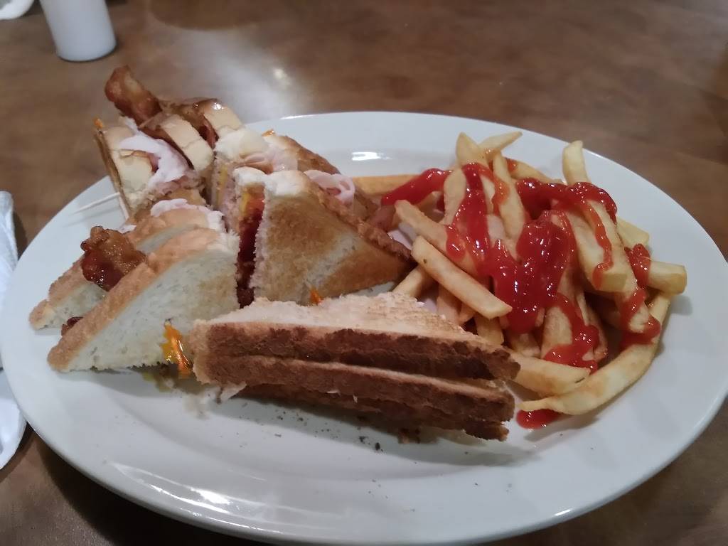 Eatn Park | restaurant | 500 Chippewa Town Center, Beaver Falls, PA 15010, USA | 7248477275 OR +1 724-847-7275