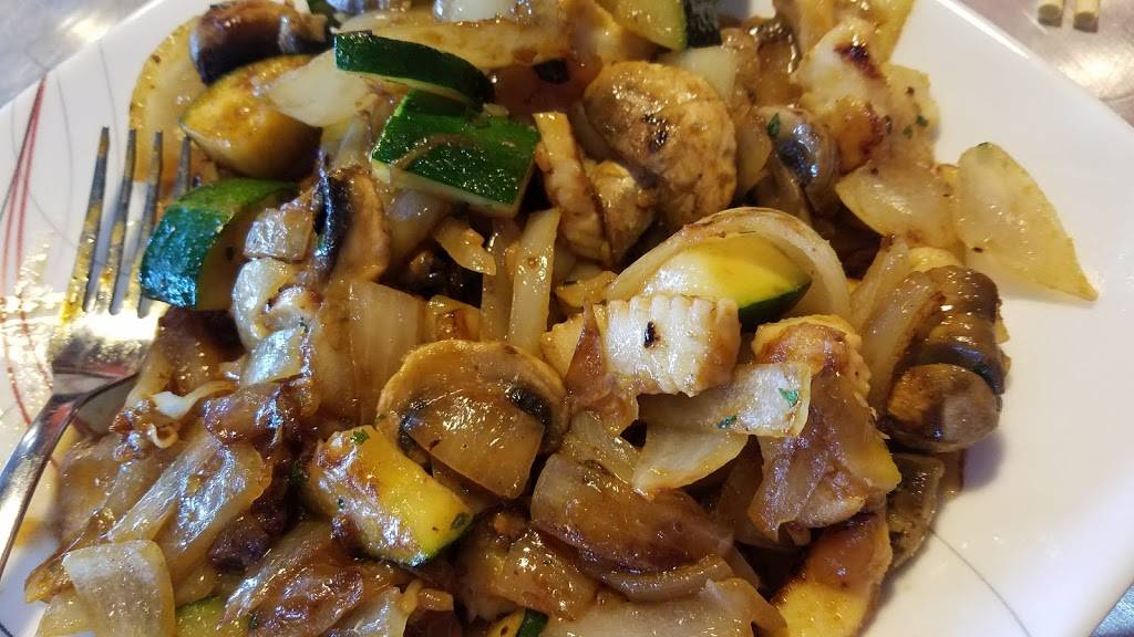 Emperors Japanese Grill | restaurant | 3526 N Rock Rd #200, Wichita, KS 67226, USA | 3164253557 OR +1 316-425-3557